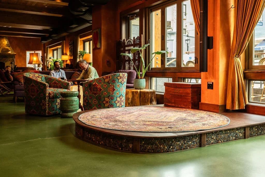 Hearth Food Garden, the stage lounge